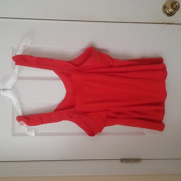 Banana Republic Ladies Sleeveless Top with Ruffled Detailing - Picture 2 of 8